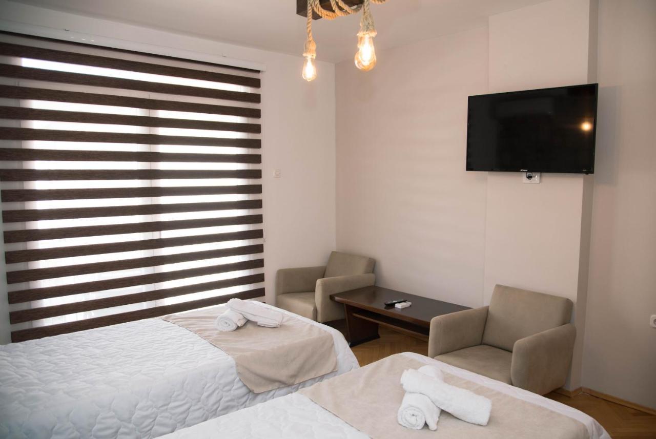 אוהריד Guest House La Baja מראה חיצוני תמונה