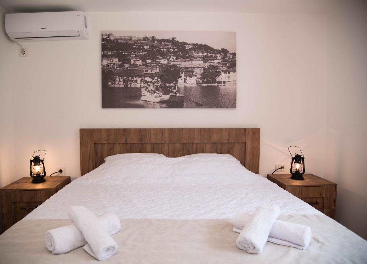 אוהריד Guest House La Baja מראה חיצוני תמונה