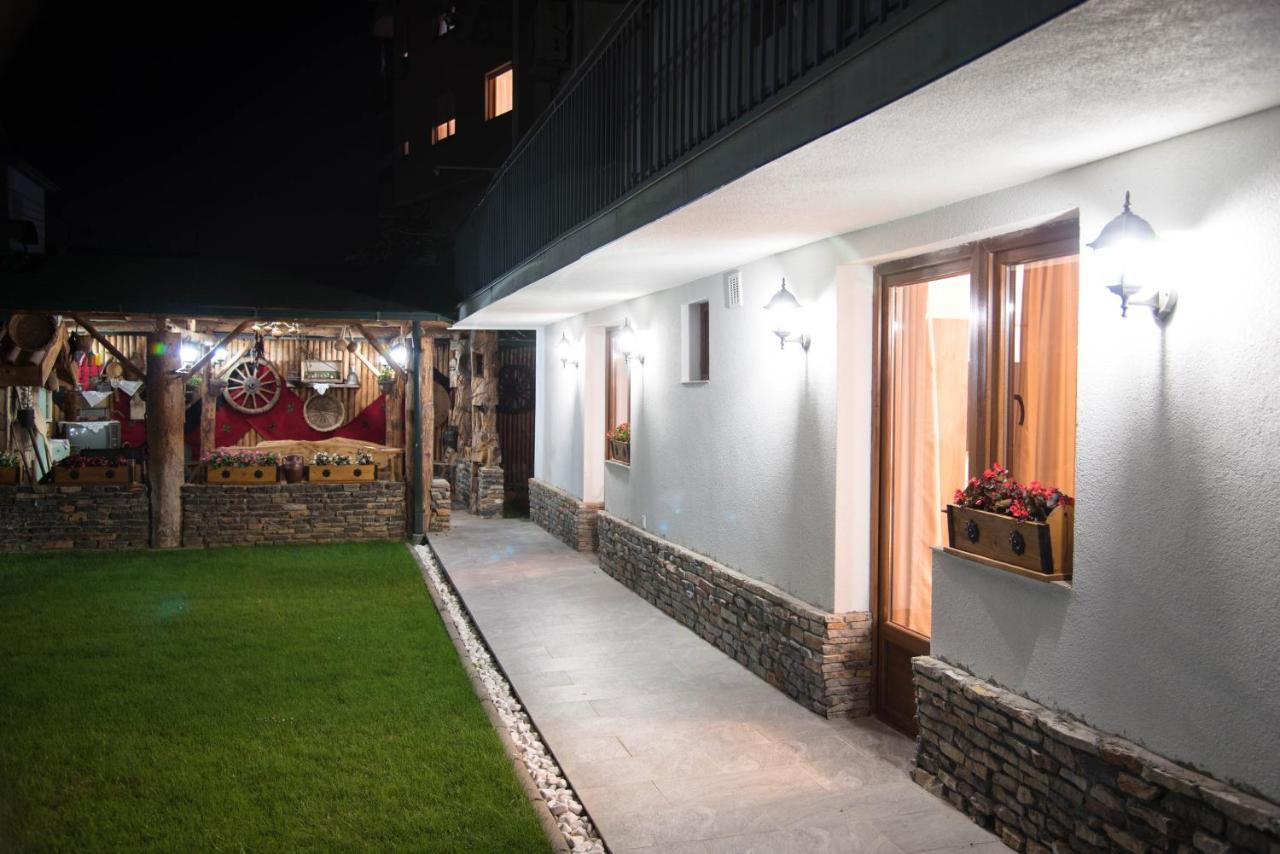 אוהריד Guest House La Baja מראה חיצוני תמונה