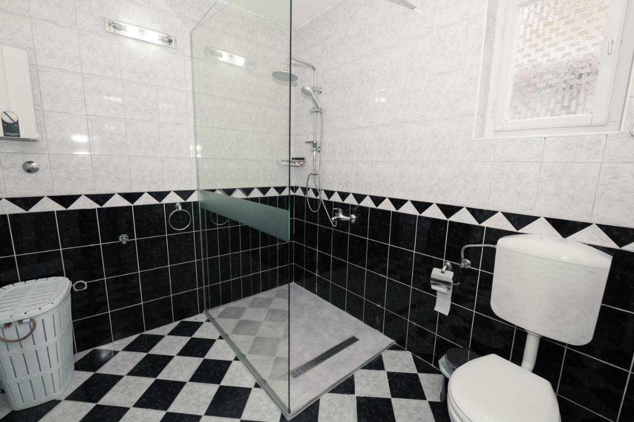 אוהריד Guest House La Baja מראה חיצוני תמונה