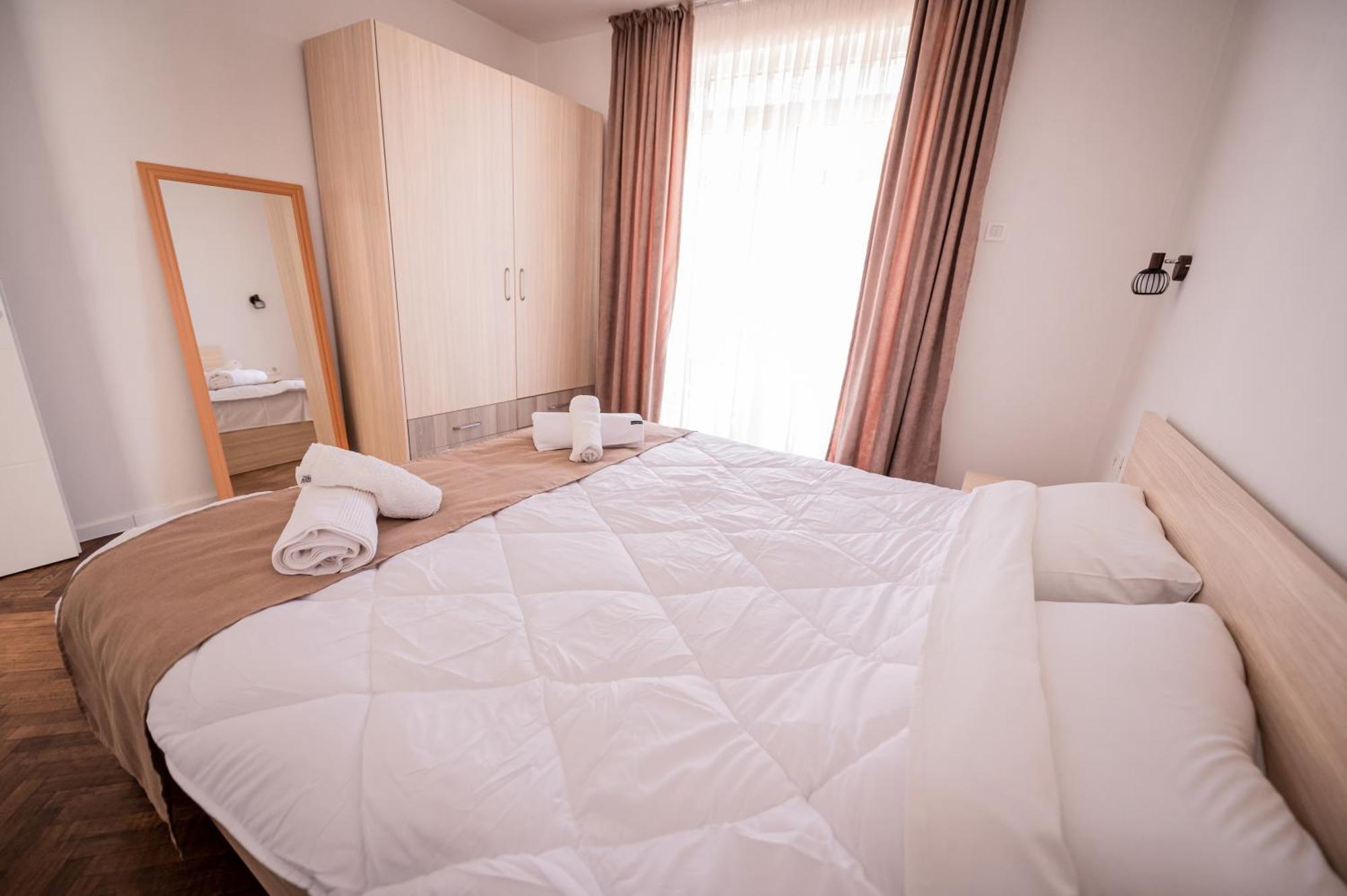 אוהריד Guest House La Baja מראה חיצוני תמונה
