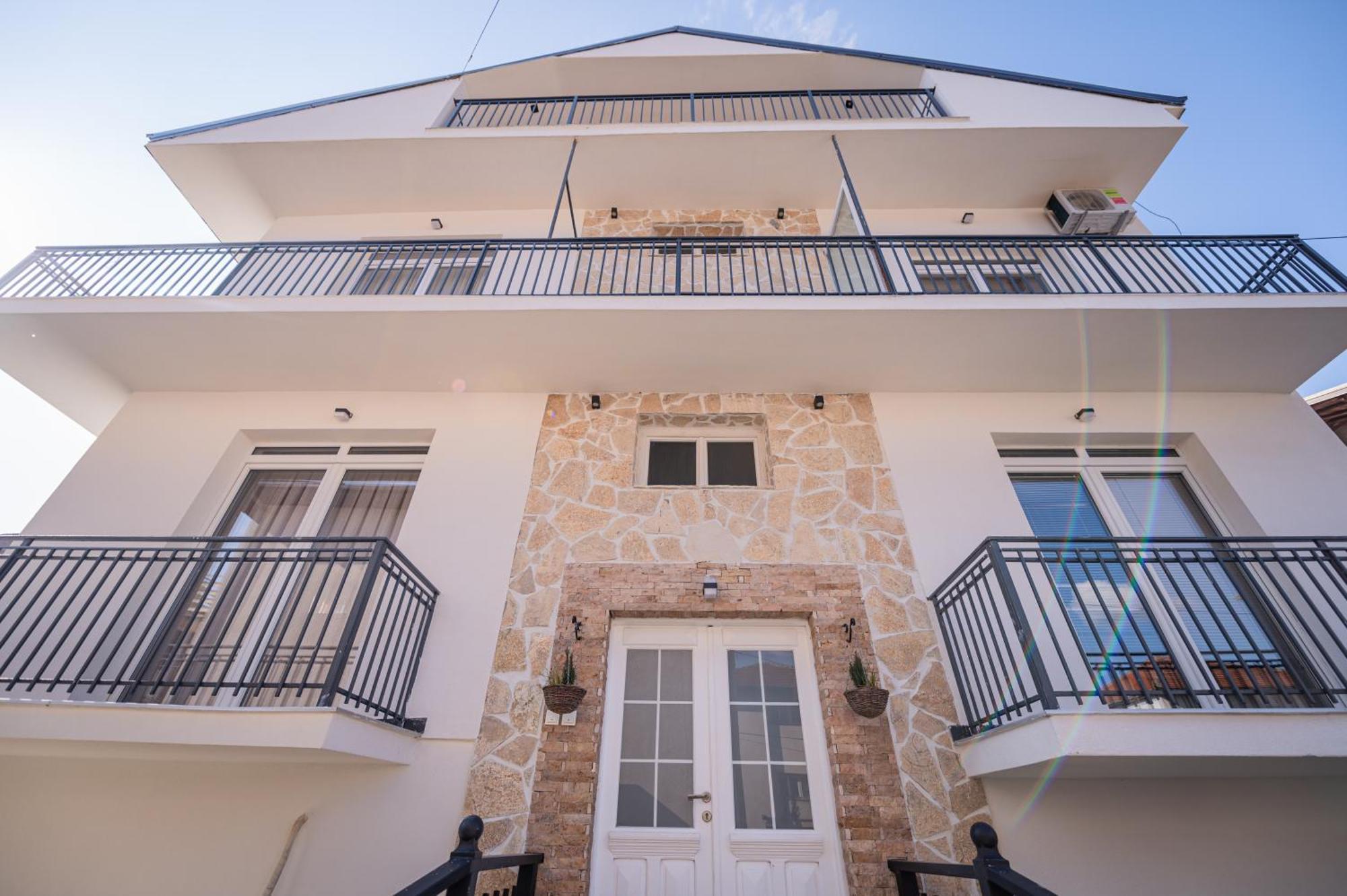 אוהריד Guest House La Baja מראה חיצוני תמונה